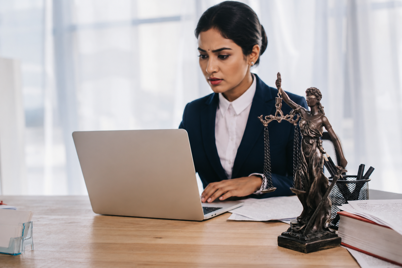 How to Choose the Right Lawyer in India: A Complete Guide for Individuals and Businesses